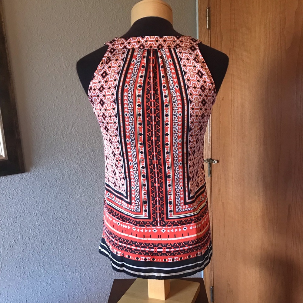 White House Black Market sleeveless shirt - Picture 3 of 4